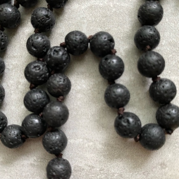 Boho Bliss!! Black Lava Steer Necklace - Picture 5 of 5